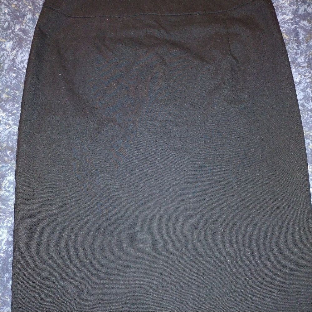 🙂Women's Black Mossimo Pencil Skirt with Back slit Size 6